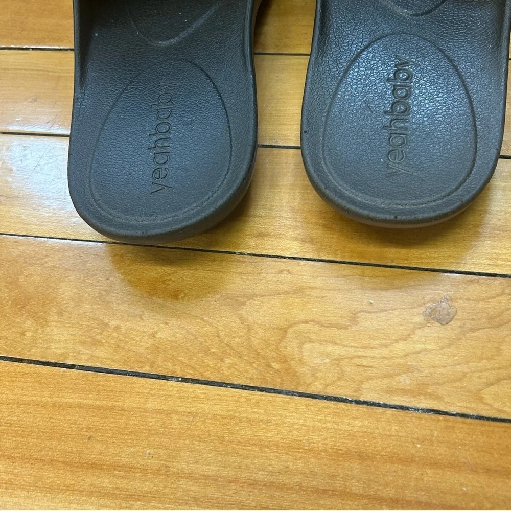 Yeah Baby Cloud 9 Spa Sandals Men’s L Comfort Slides Recovery Lounge Like New